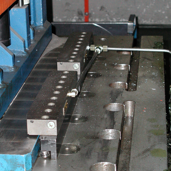Clamping bar installed